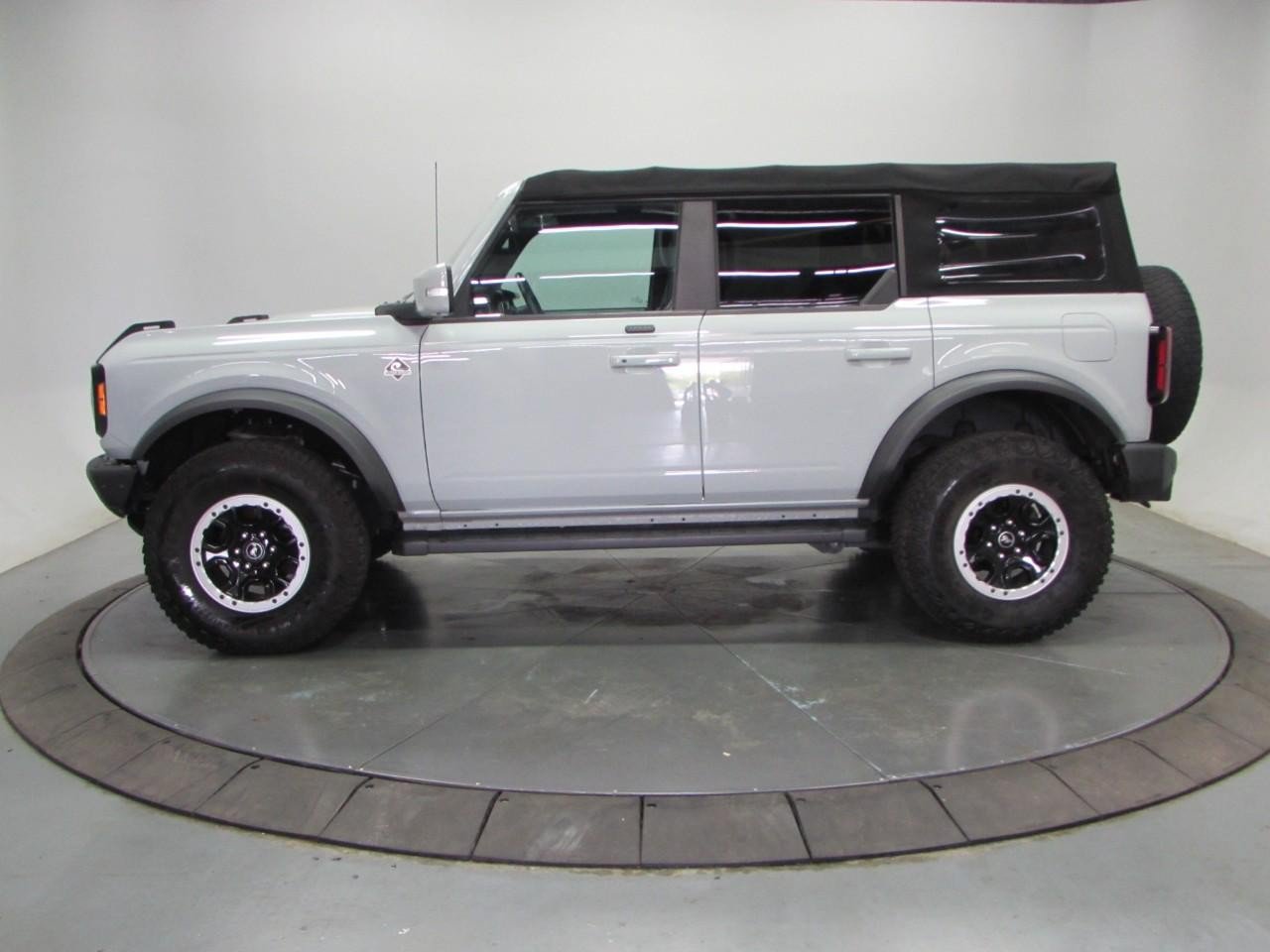 Certified 2021 Ford Bronco Outer Banks w/ Sasquatch Package AWD/4WD image 4
