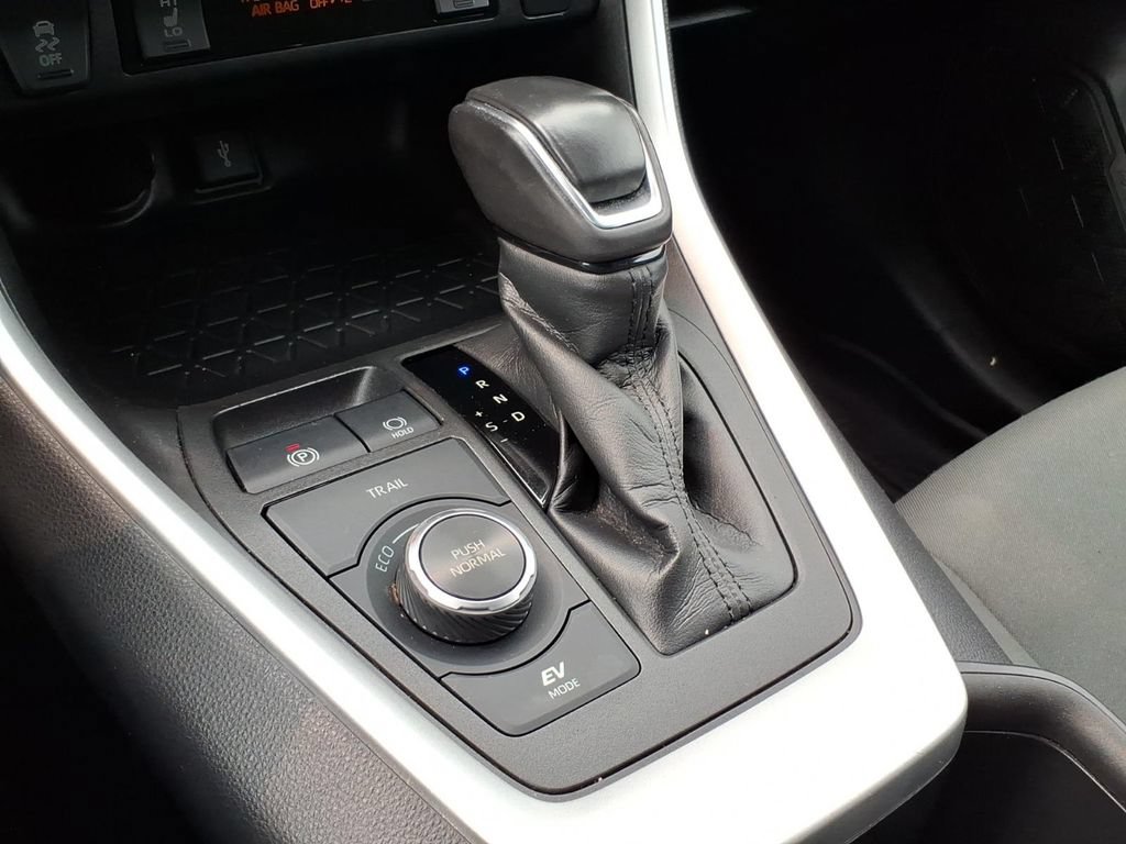 Used 2022 Toyota RAV4 SE w/ Convenience Package AWD/4WD image 18