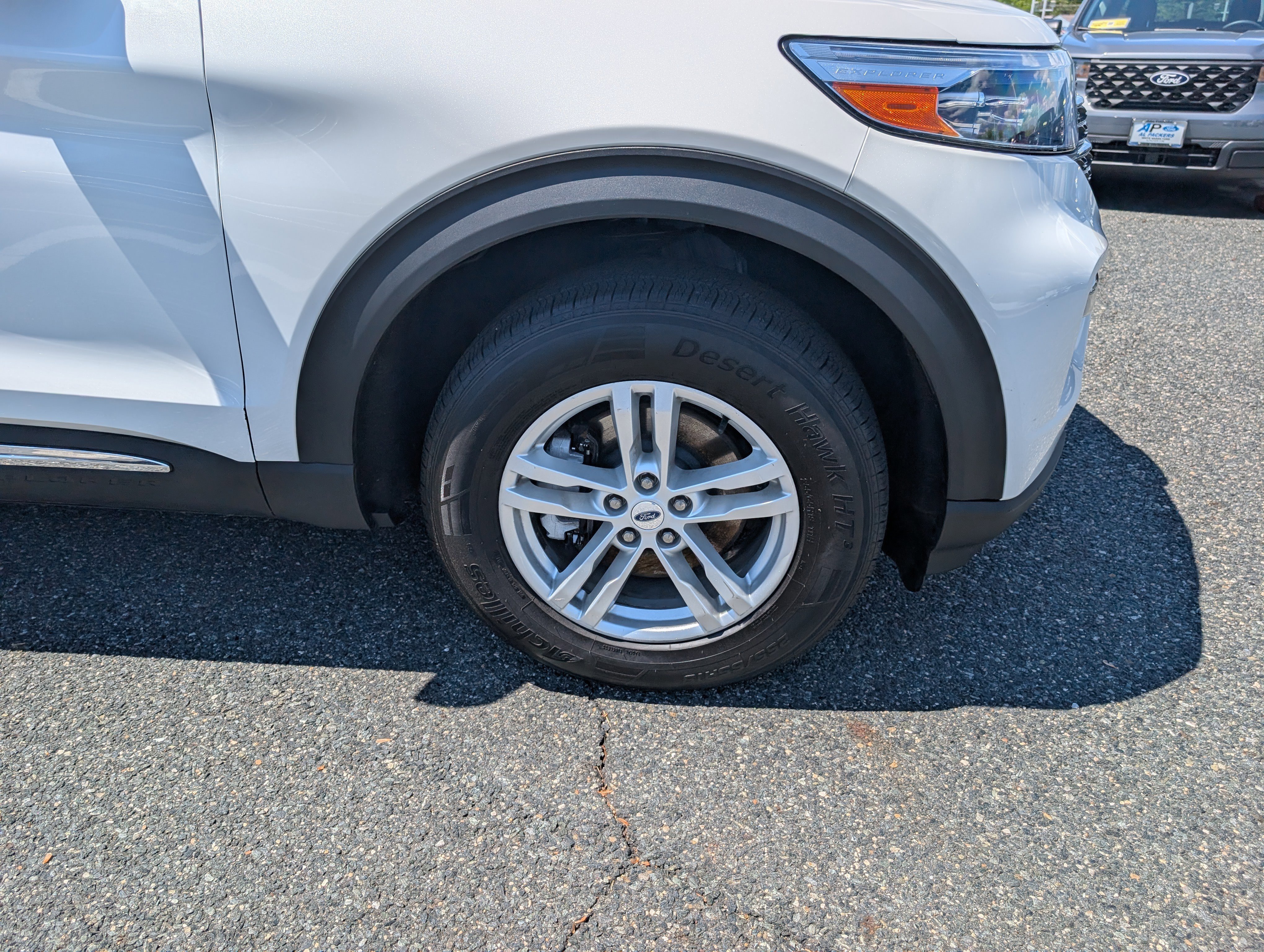 Certified 2022 Ford Explorer XLT w/ Equipment Group 202A AWD/4WD image 9