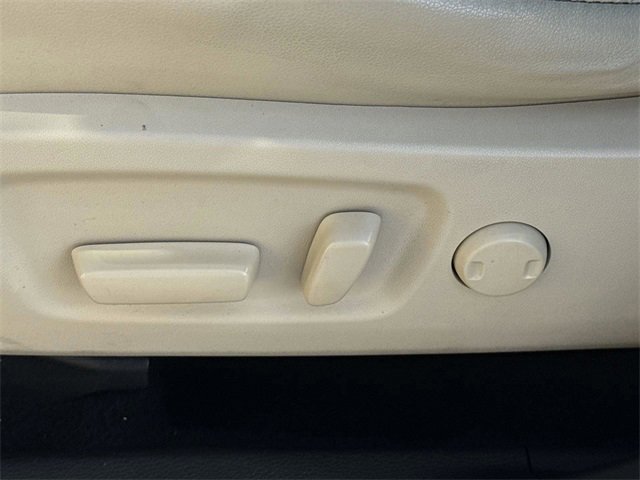 Used 2017 Toyota Highlander Limited image 34