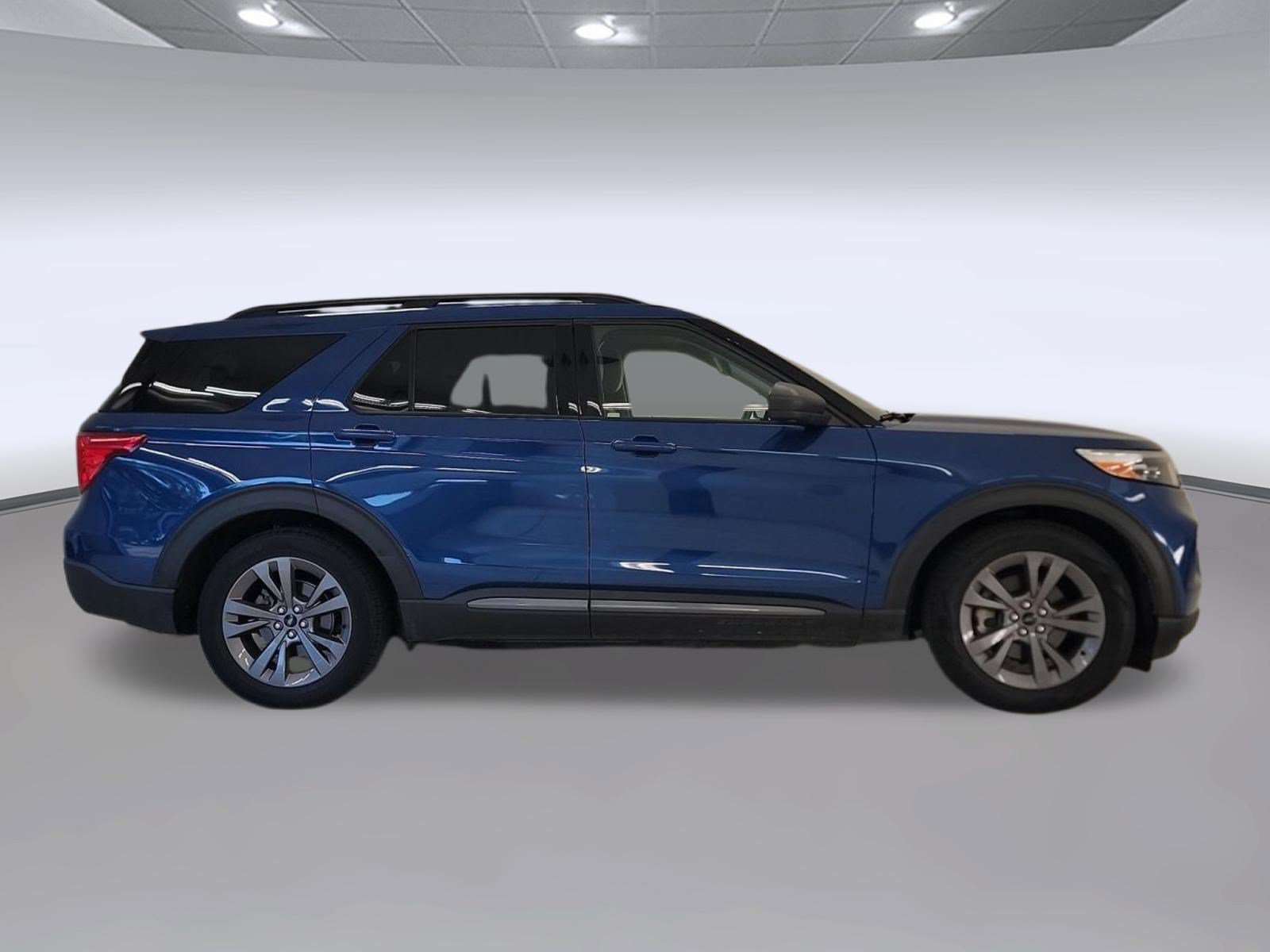 Certified 2021 Ford Explorer XLT w/ Equipment Group 202A RWD image 6