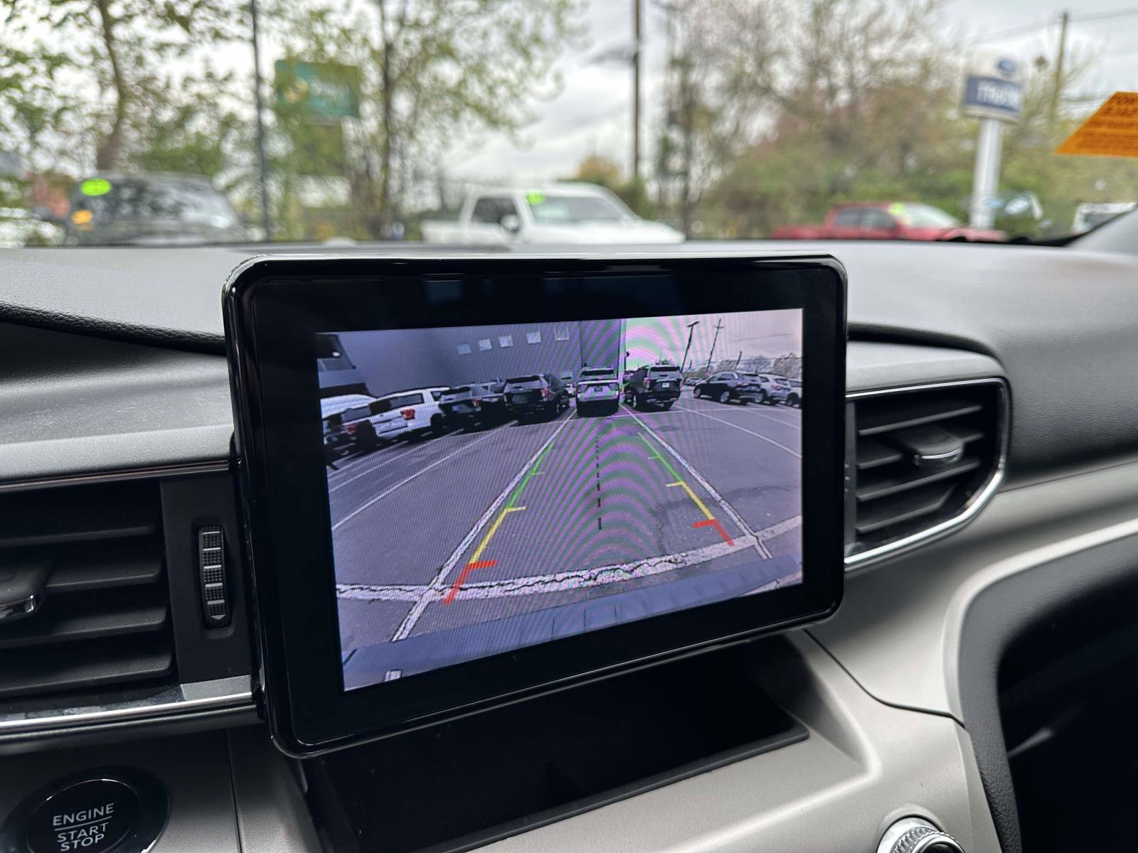 Certified 2022 Ford Explorer XLT w/ Equipment Group 202A AWD/4WD image 20