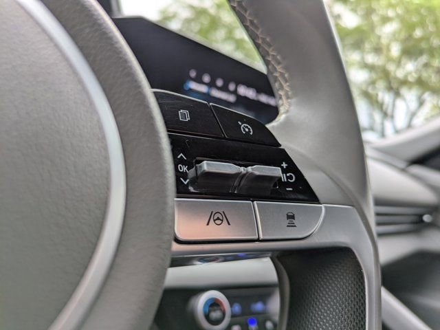 Used 2023 Hyundai Elantra SEL w/ Convenience Package image 21