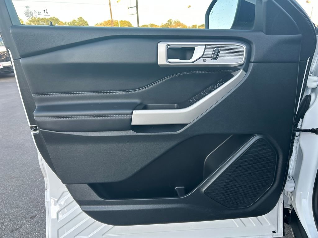 Certified 2024 Ford Explorer Limited image 24