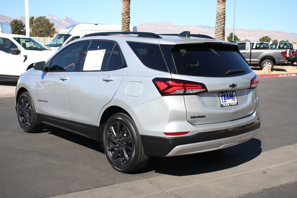 Used 2022 Chevrolet Equinox RS w/ Infotainment Package image 5
