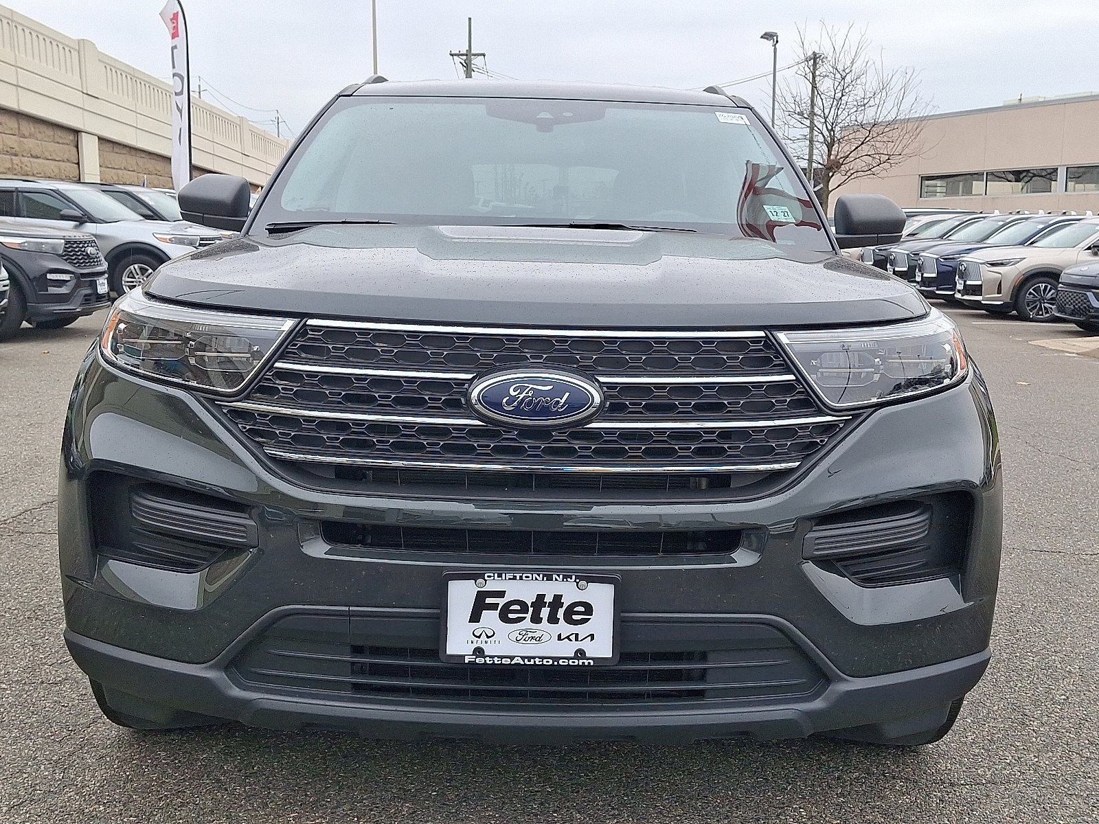 Certified 2022 Ford Explorer XLT image 2