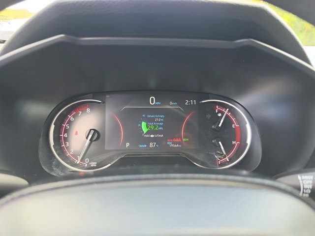 Used 2025 Toyota RAV4 XLE FWD image 24