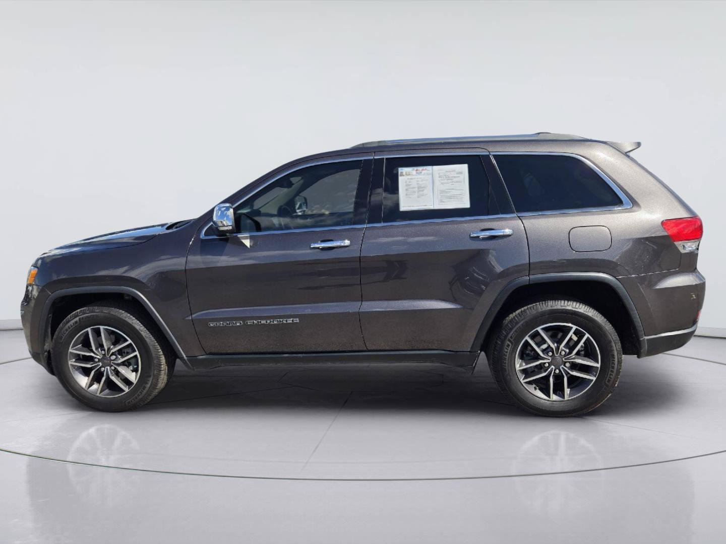 Used 2019 Jeep Grand Cherokee Limited w/ Trailer Tow Group IV RWD image 5