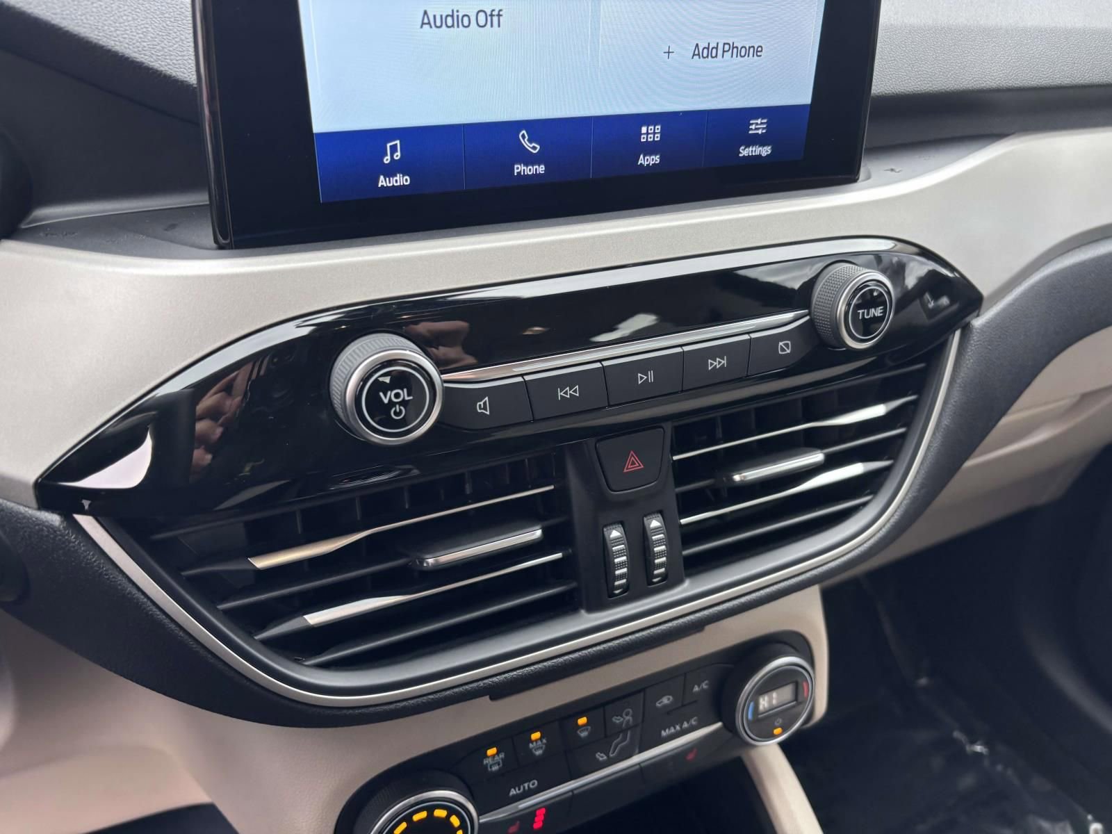 Certified 2020 Ford Escape SE image 23