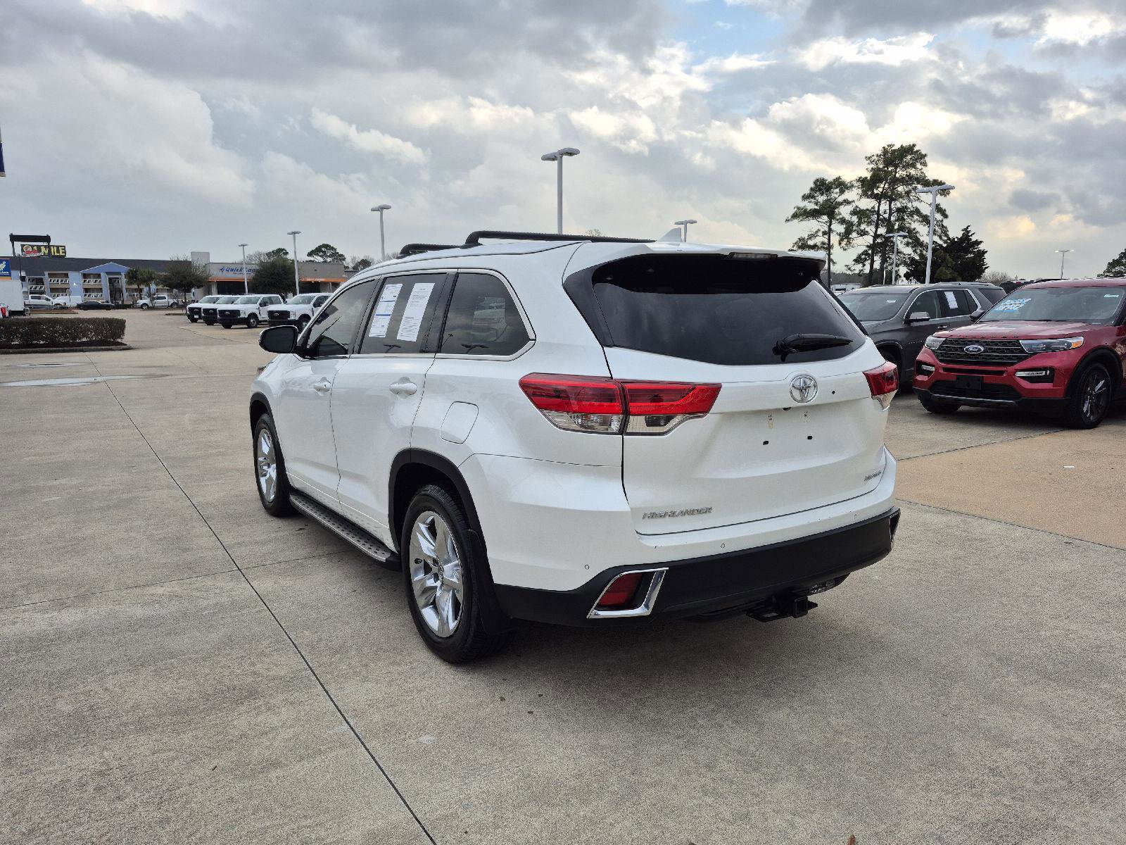 Used 2019 Toyota Highlander Limited image 3