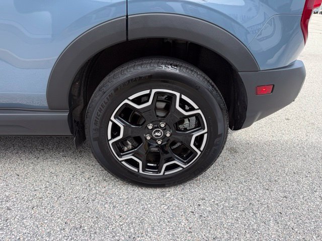 Certified 2025 Ford Bronco Sport Outer Banks w/ Outer Banks Tech Package+ AWD/4WD image 60