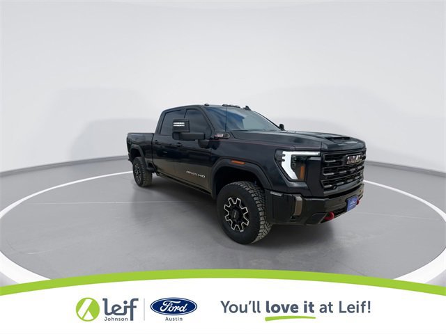 Used 2024 GMC Sierra 2500 AT4X image 2