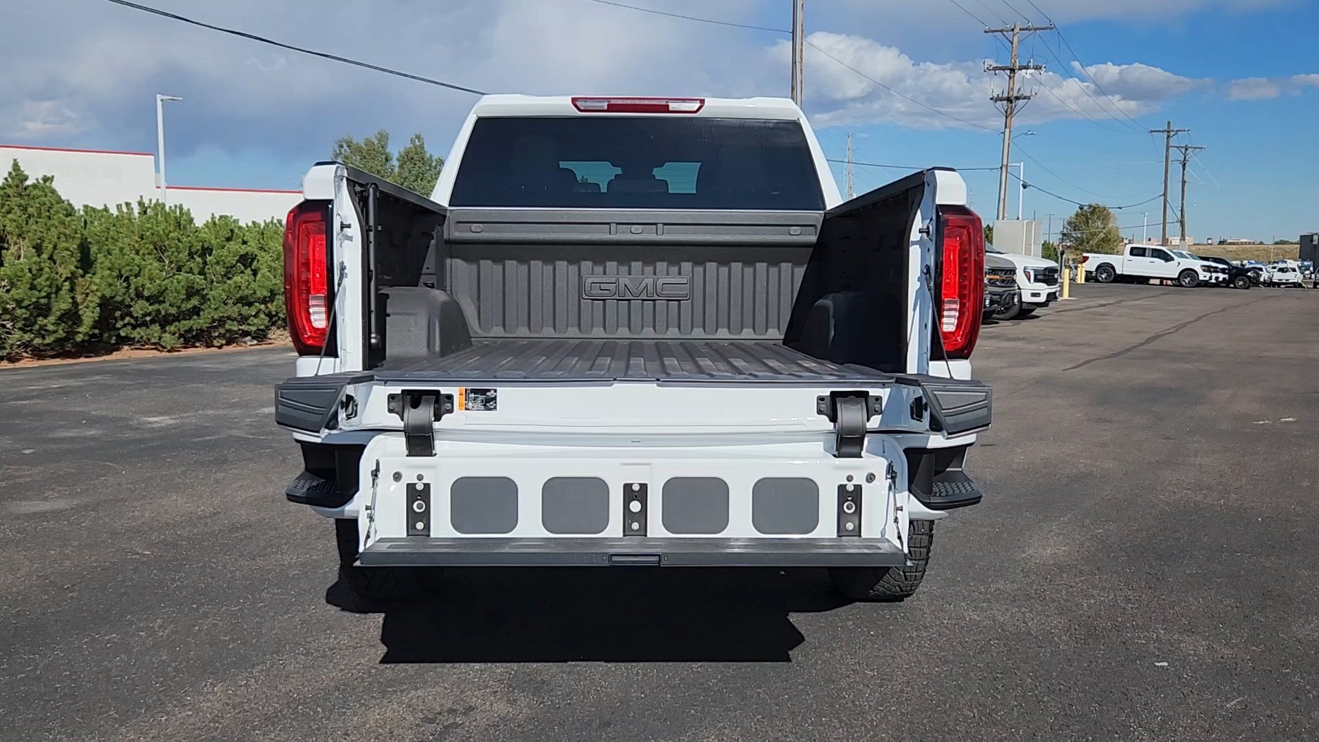 Used 2025 GMC Sierra 1500 AT4 AWD/4WD image 18