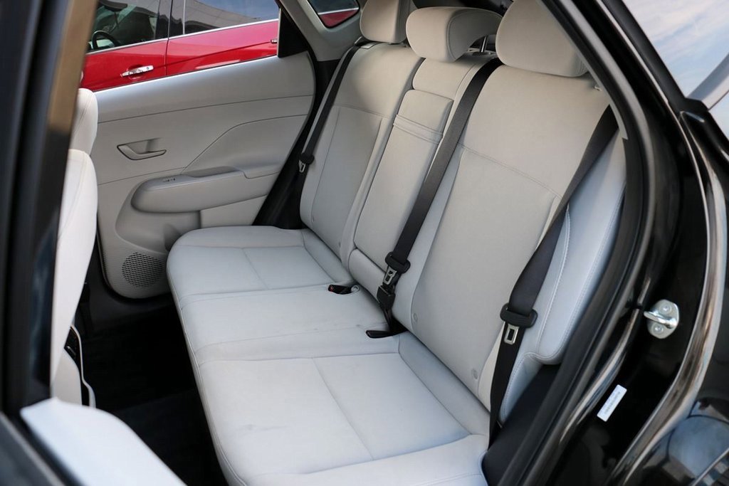 Used 2025 Hyundai Kona SEL image 19