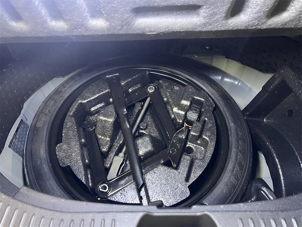 Used 2017 Chevrolet Trax LT w/ LT Convenience Package image 40