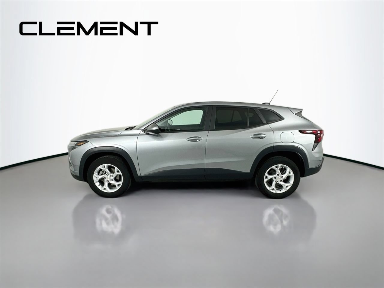 Used 2024 Chevrolet Trax LS w/ LS Convenience Package FWD image 6