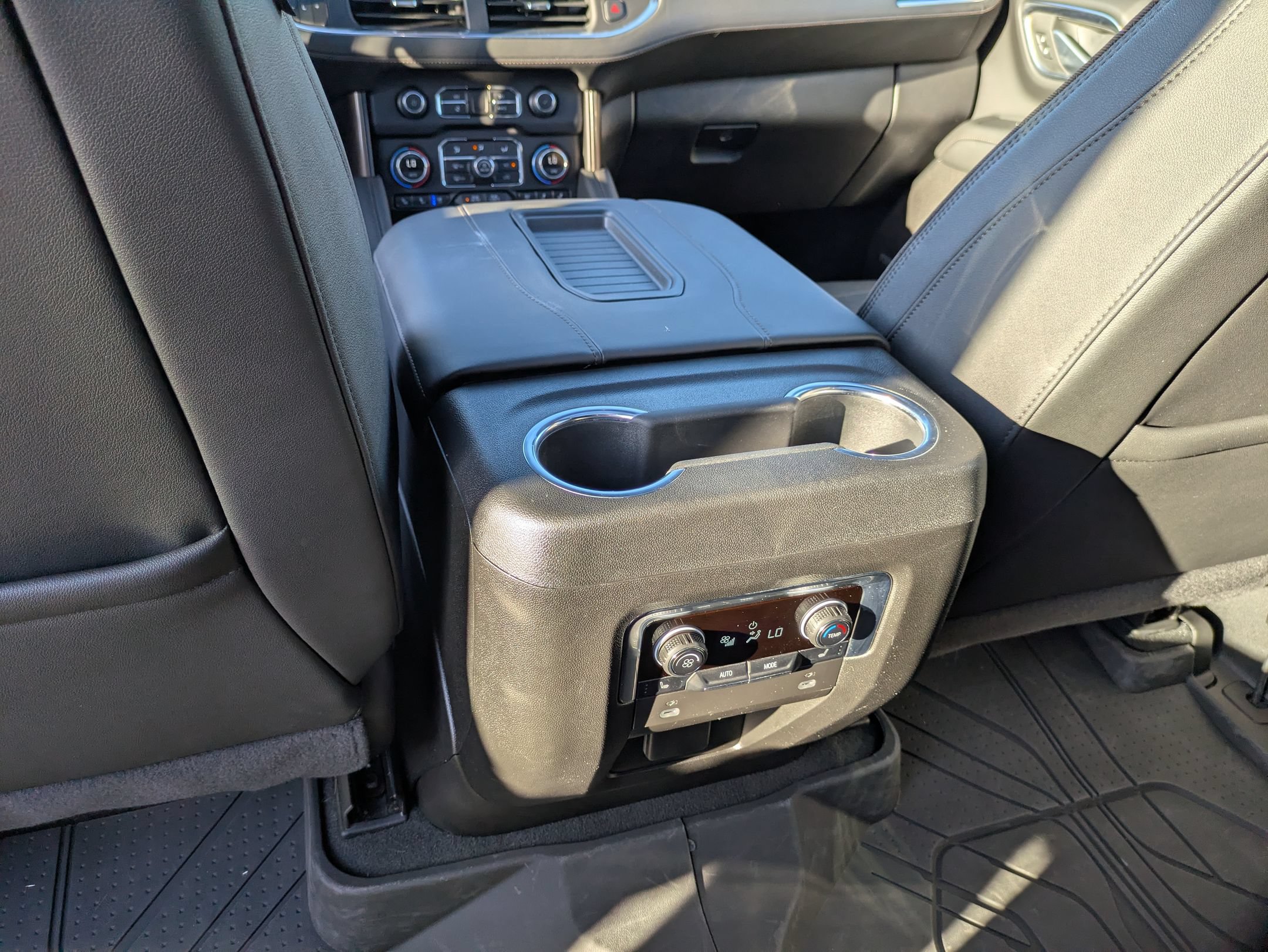 Used 2024 Chevrolet Tahoe High Country AWD/4WD image 31