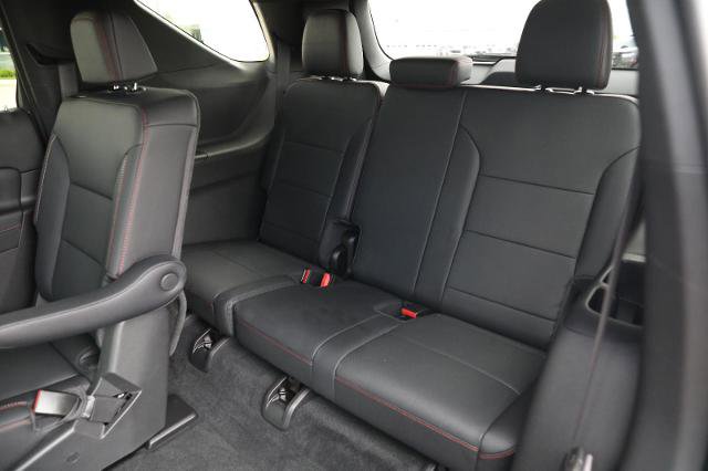 Used 2025 Chevrolet Traverse Z71 AWD/4WD image 34