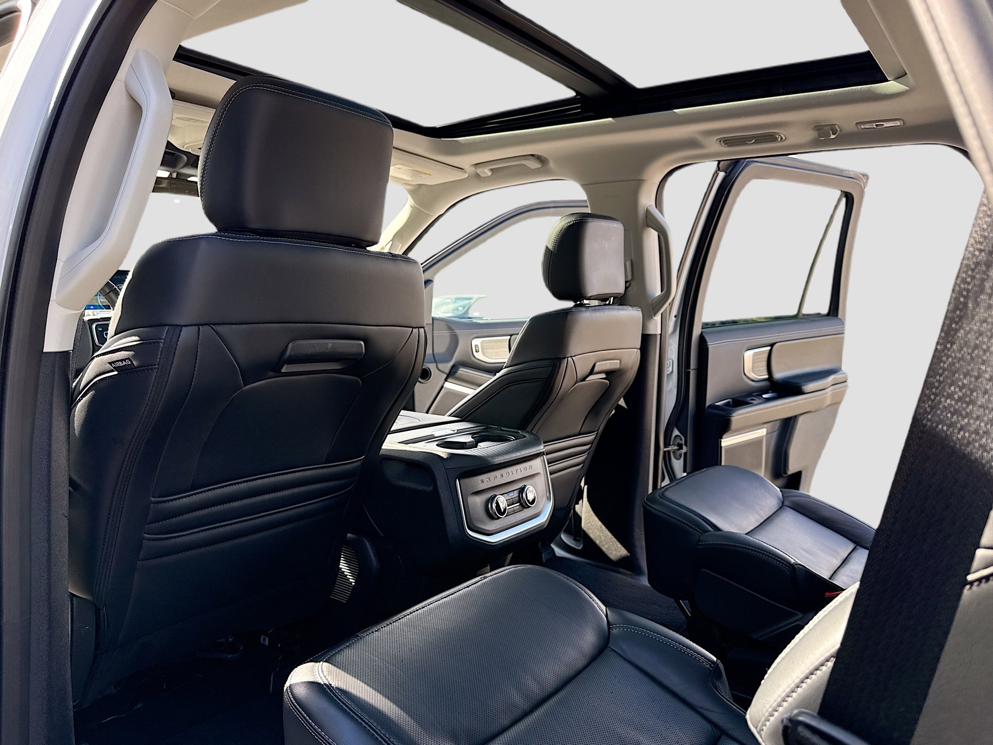 Certified 2025 Ford Expedition Platinum AWD/4WD image 6