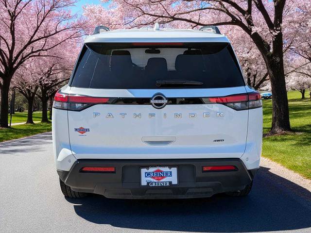 Used 2025 Nissan Pathfinder SV image 5