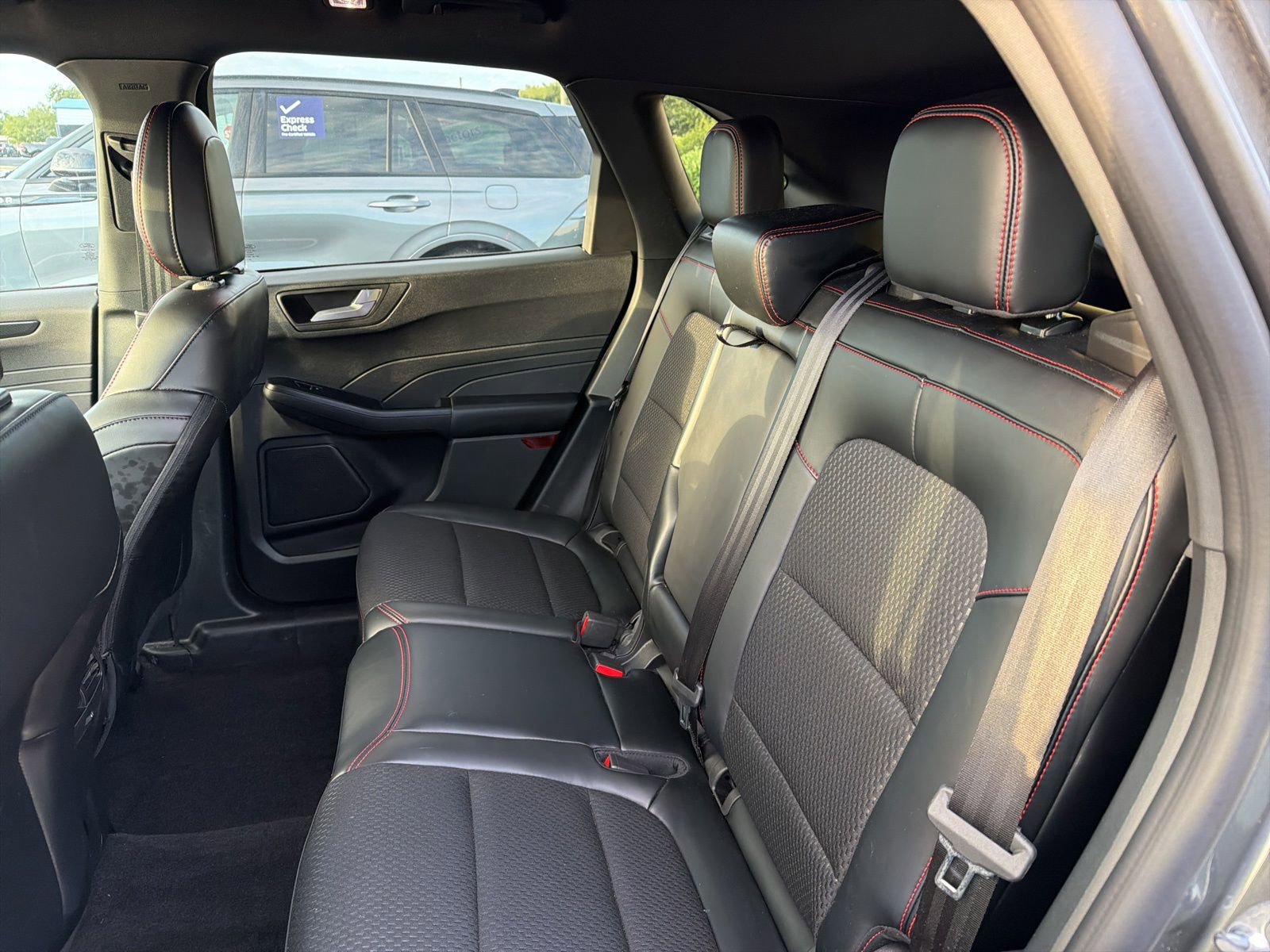 Certified 2025 Ford Escape ST-Line Select AWD/4WD image 19