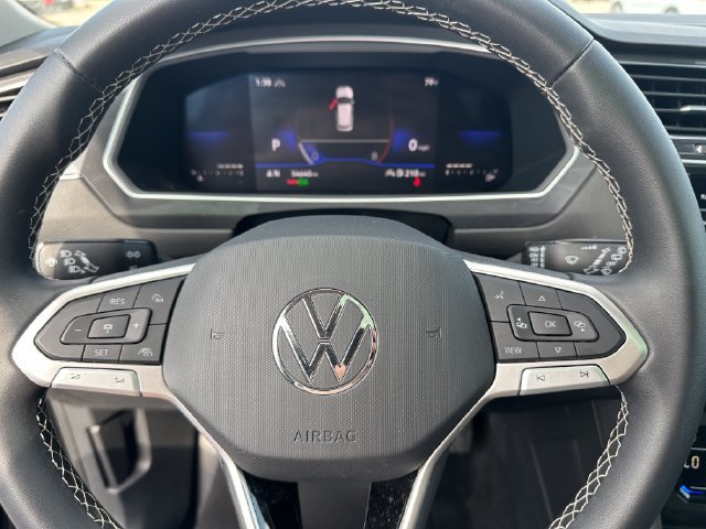 Used 2023 Volkswagen Tiguan SE AWD/4WD image 29