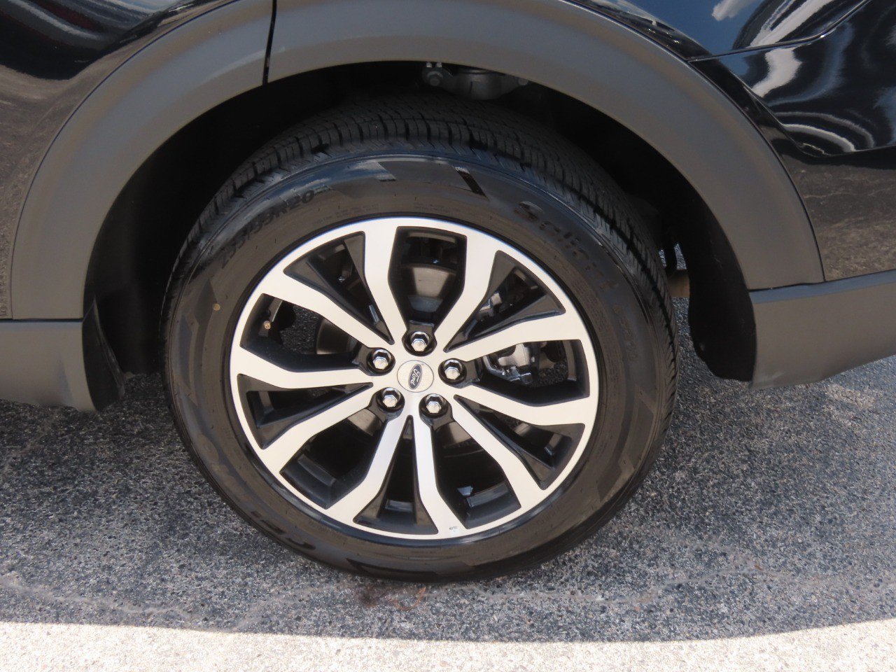 Certified 2025 Ford Explorer ST-Line AWD/4WD image 18
