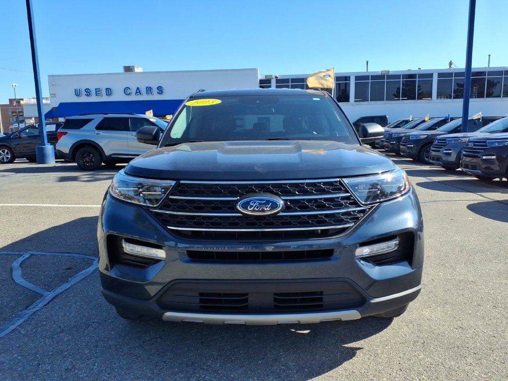 Certified 2023 Ford Explorer XLT w/ Equipment Group 202A AWD/4WD image 3