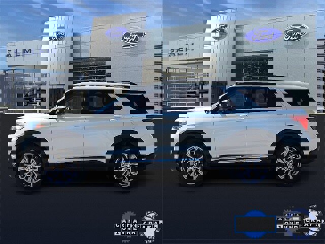 Certified 2022 Ford Explorer XLT w/ Equipment Group 202A image 5