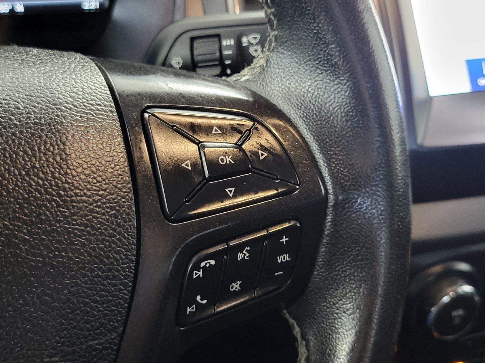 Certified 2021 Ford Ranger Lariat w/ Tremor Off-Road Package AWD/4WD image 17