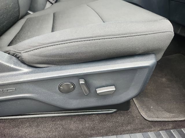 Certified 2022 Ford F150 XLT w/ Equipment Group 302A High image 32