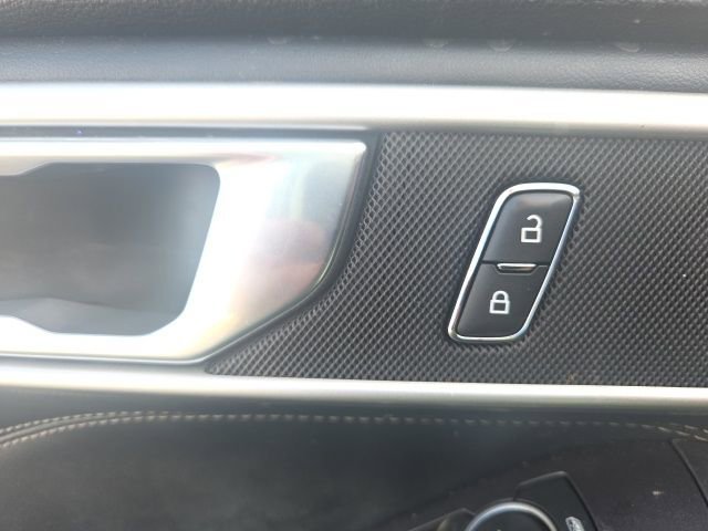 Certified 2020 Ford Explorer XLT w/ Equipment Group 202A image 25