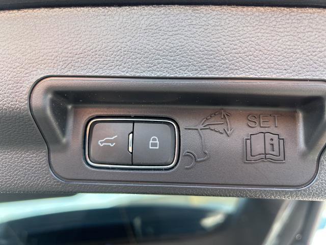 Certified 2022 Ford Explorer XLT w/ Equipment Group 202A image 19