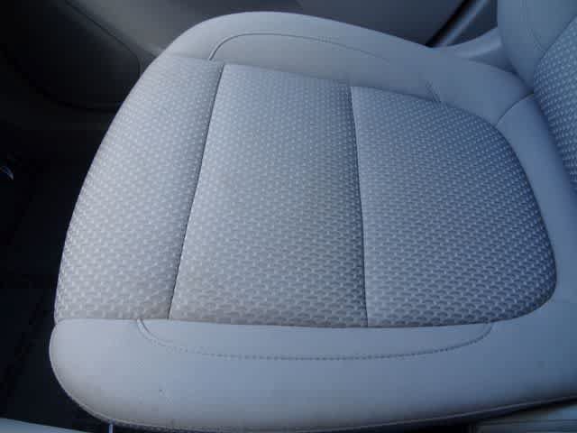 Used 2023 GMC Acadia SLE w/ Driver Convenience Package FWD image 39
