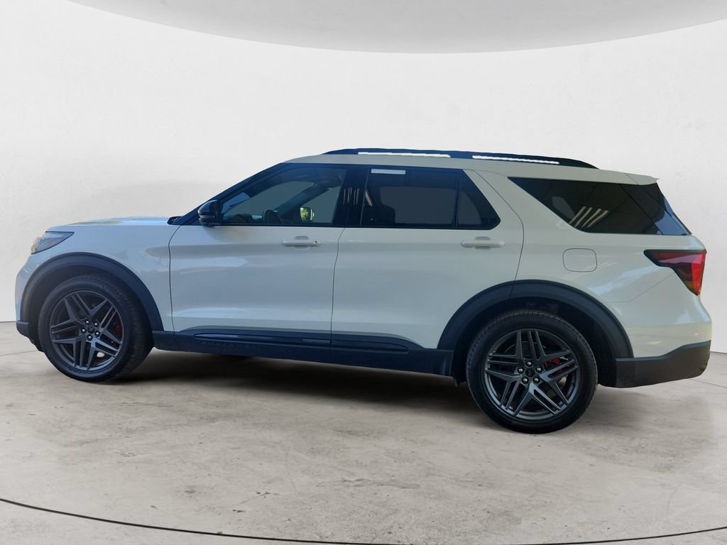 Certified 2025 Ford Explorer ST AWD/4WD image 8