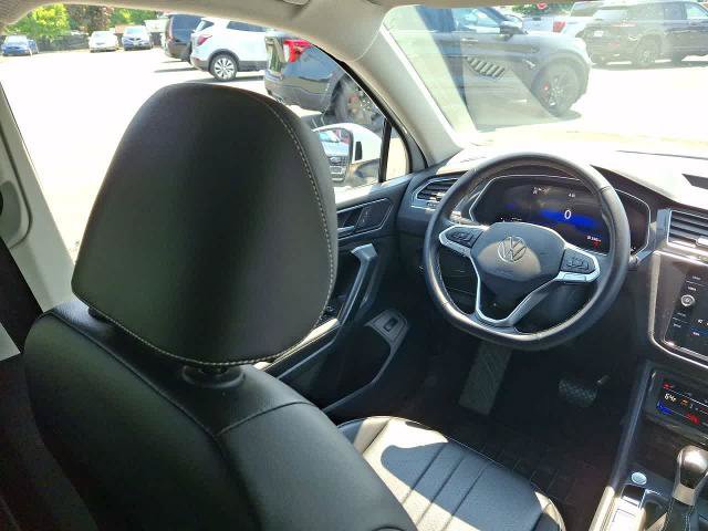Used 2024 Volkswagen Tiguan SE AWD/4WD image 15