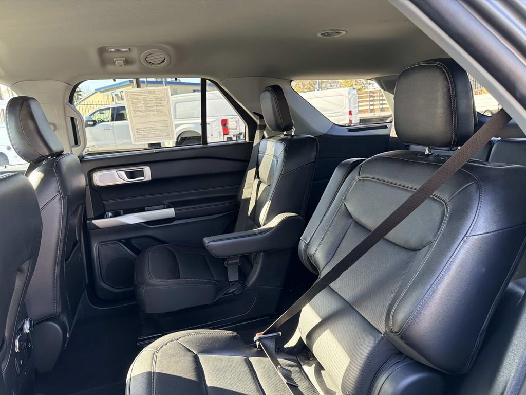 Certified 2022 Ford Explorer Limited w/ Limited Technology Package image 16