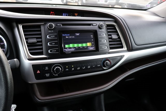 Used 2019 Toyota Highlander LE image 27