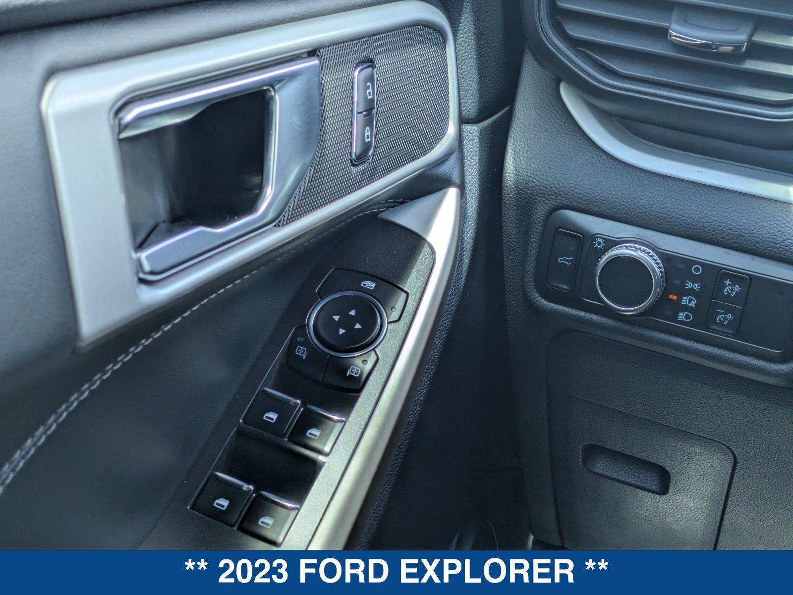 Certified 2023 Ford Explorer XLT RWD image 26