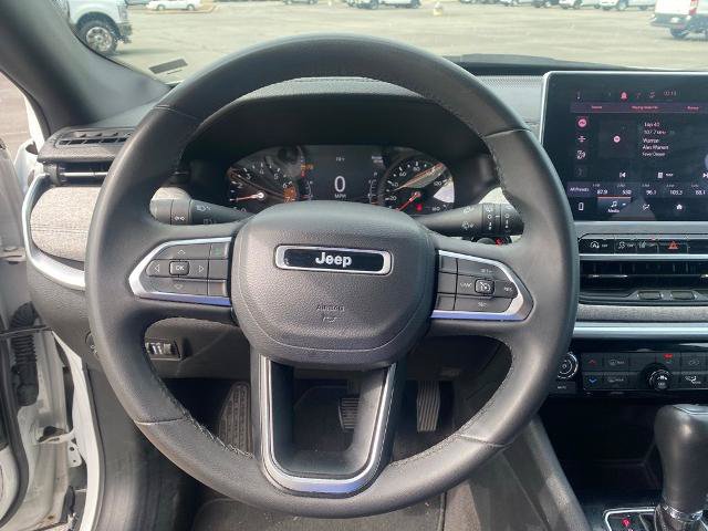 Used 2024 Jeep Compass Latitude AWD/4WD image 17