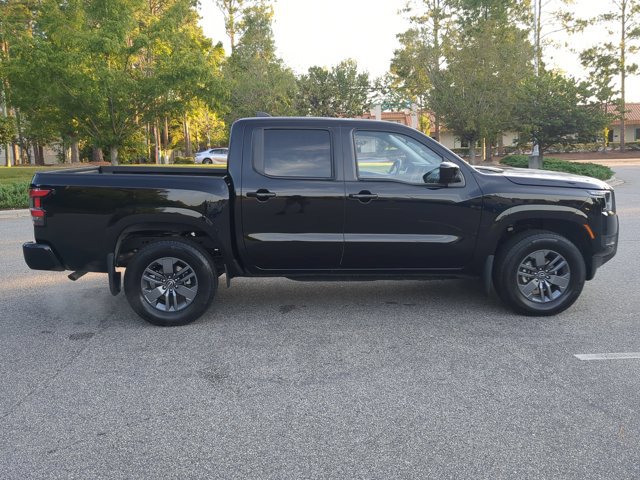 Used 2025 Nissan Frontier SV AWD/4WD image 3