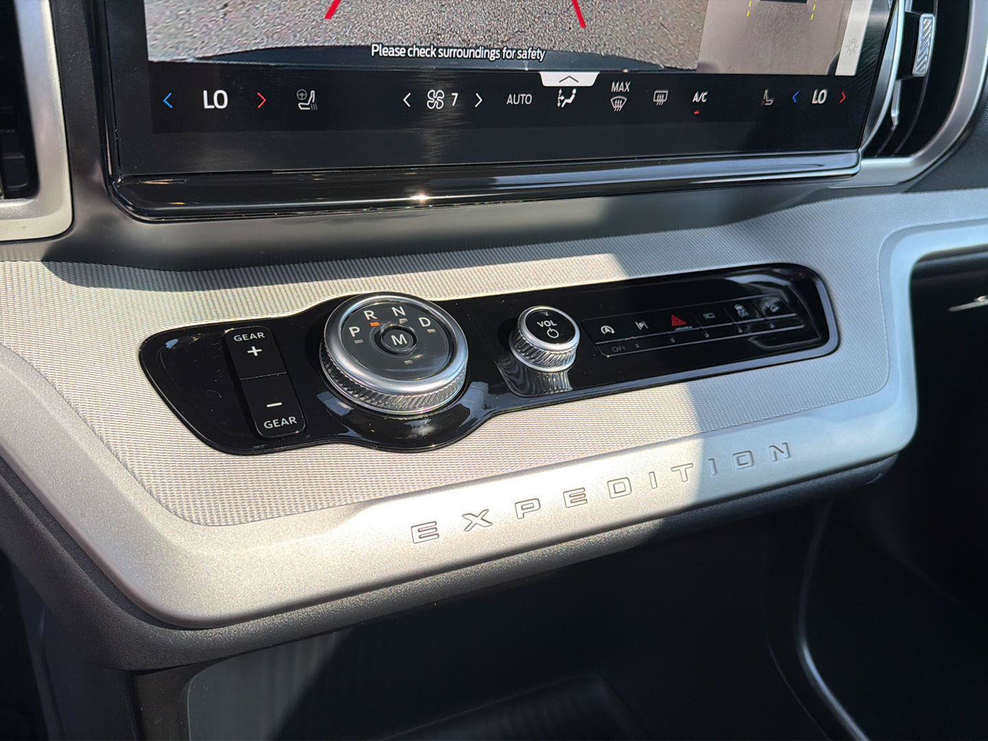 Certified 2025 Ford Expedition Active AWD/4WD image 29