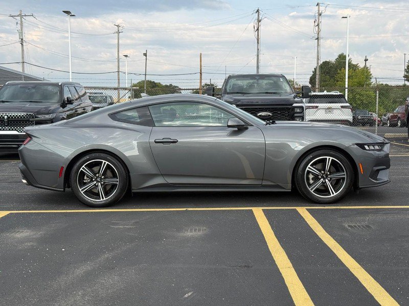 Certified 2024 Ford Mustang Coupe RWD image 2