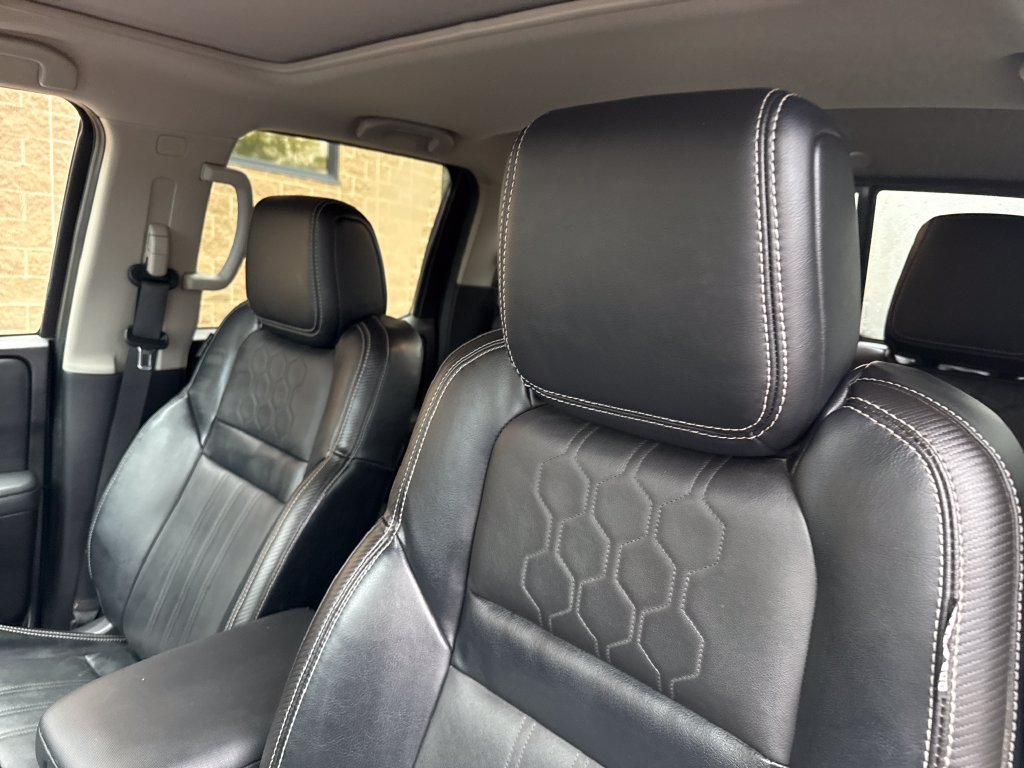 Used 2022 Nissan Frontier SV w/ SV Premium Package AWD/4WD image 12