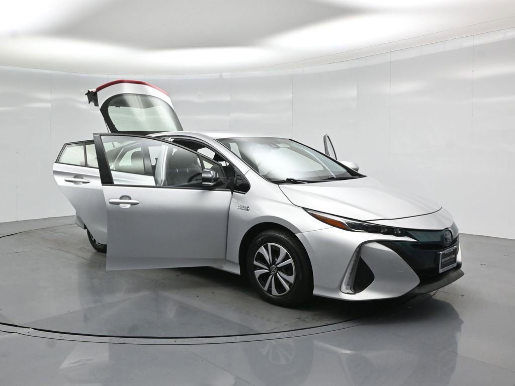 Used 2018 Toyota Prius Prime Plus w/ Carpet Mat Package FWD image 28