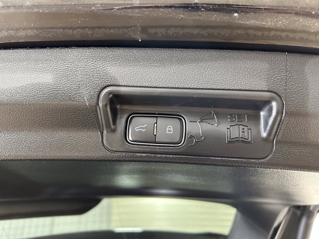 Certified 2022 Ford Explorer XLT w/ Equipment Group 202A AWD/4WD image 26