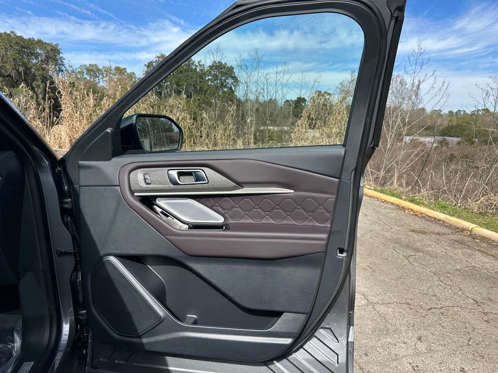 Certified 2026 Ford Explorer Platinum w/ LUX Leather Package AWD/4WD image 36