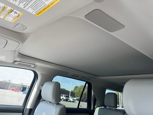Certified 2025 Ford Expedition Max Platinum w/ Driver's Package AWD/4WD image 17