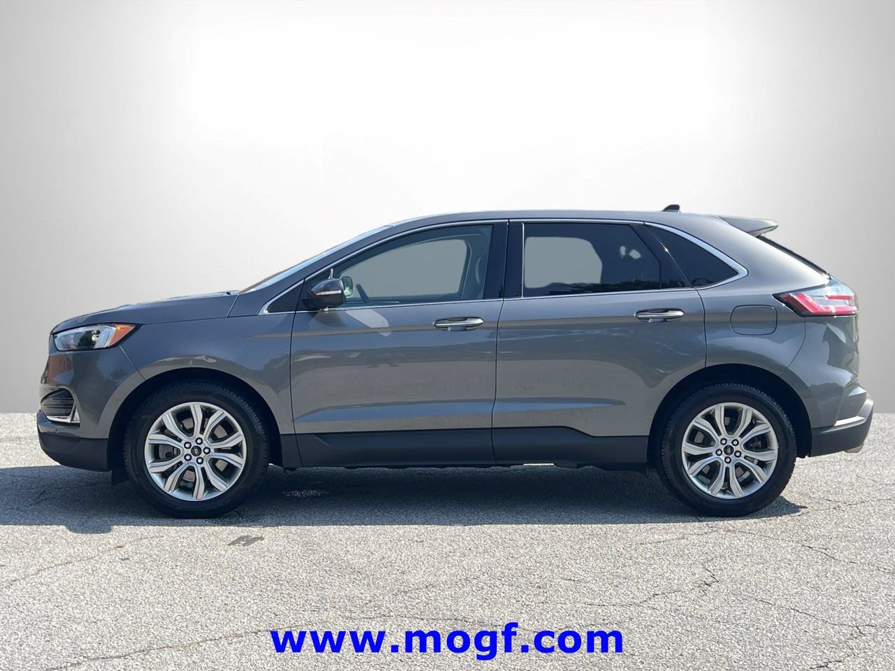 Certified 2024 Ford Edge Titanium AWD/4WD image 25