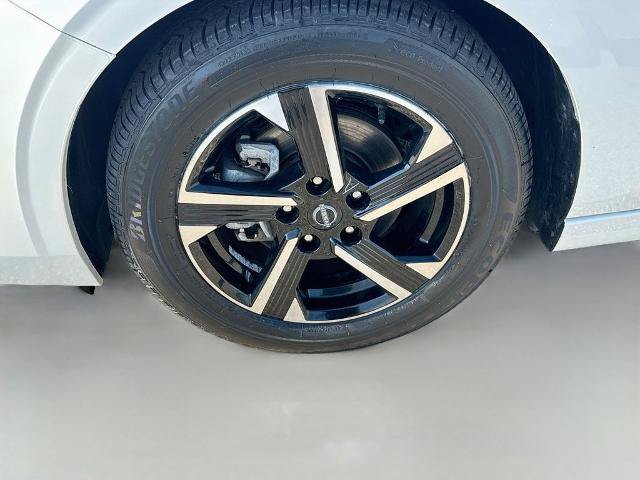 Used 2024 Nissan Sentra SV FWD image 22